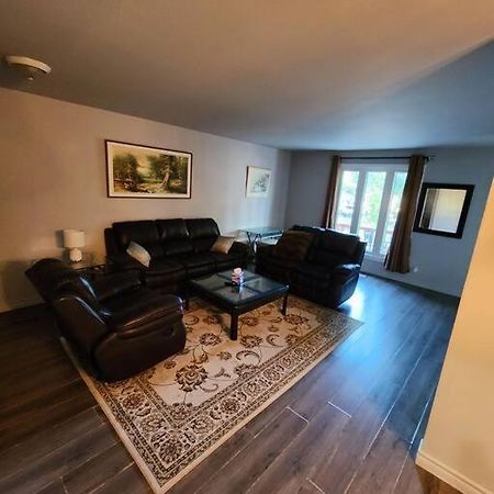 Entire 3 Bedroom House In Elliot Lake Exteriör bild
