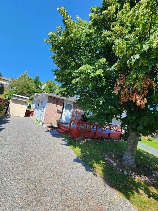 Entire 3 Bedroom House In Elliot Lake Exteriör bild