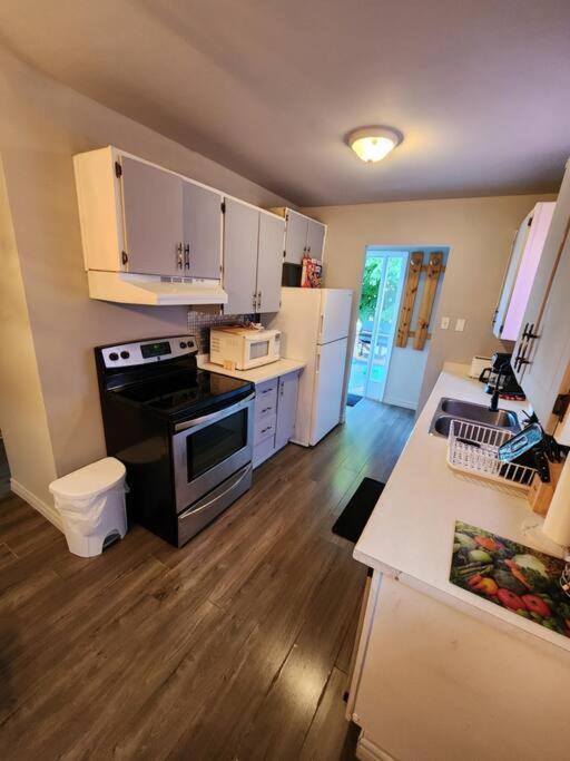 Entire 3 Bedroom House In Elliot Lake Exteriör bild