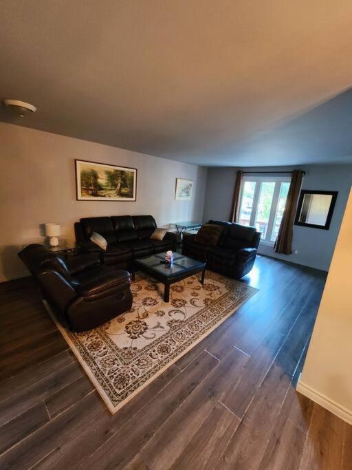 Entire 3 Bedroom House In Elliot Lake Exteriör bild